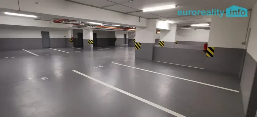 Pronájem garážového stání, Kutná Hora, Za Lidkou, 15 m2