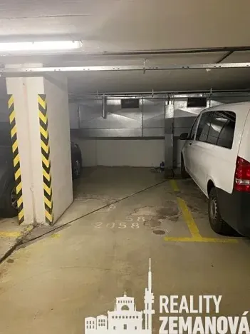 Prodej garážového stání, Praha - Stodůlky, Petržílkova, 23 m2