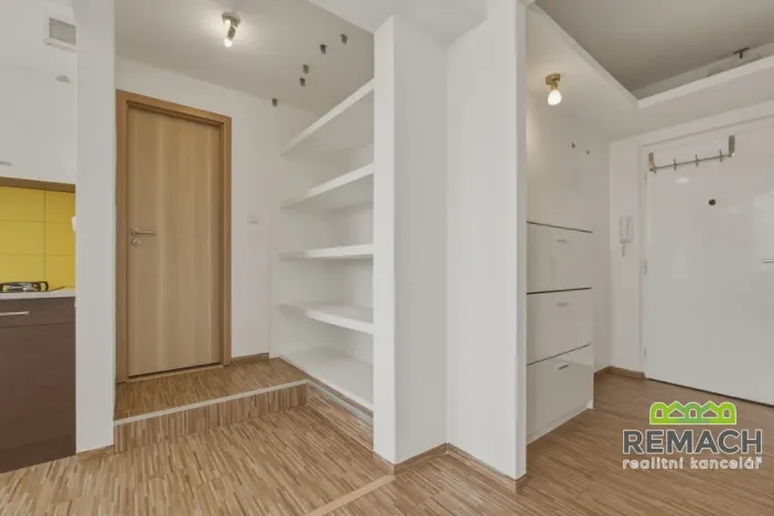 Prodej bytu 1+kk, Zlín, Ševcovská, 33 m2