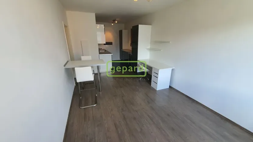 Pronájem bytu 2+kk, Praha, Veronské nám., 42 m2