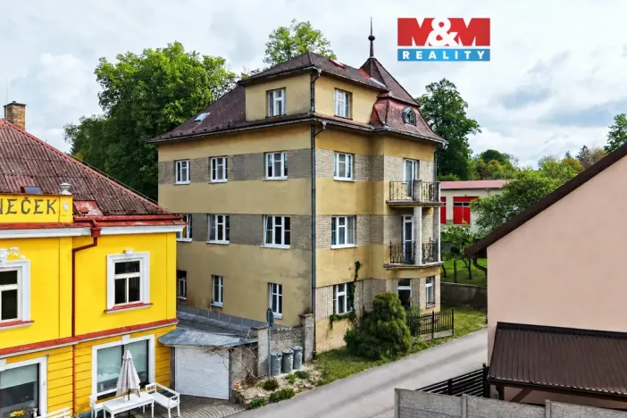 Prodej rodinného domu, Černovice, Táborská, 330 m2