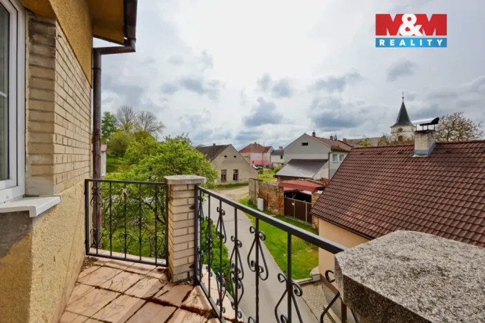 Prodej rodinného domu, Černovice, Táborská, 330 m2