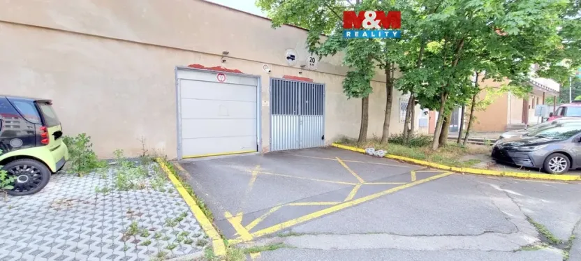 Pronájem garážového stání, Praha, Ve Lhotce, 12 m2