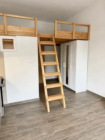 Pronájem bytu 1+kk, Praha - Košíře, Vrchlického, 27 m2