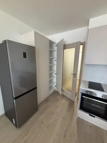 Pronájem bytu 1+kk, Praha - Vysočany, Poděbradská, 35 m2