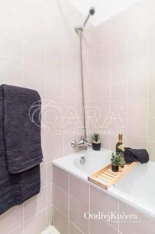 Prodej bytu 3+1, Praha - Malá Strana, Mělnická, 90 m2