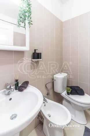 Prodej bytu 3+1, Praha - Malá Strana, Mělnická, 90 m2