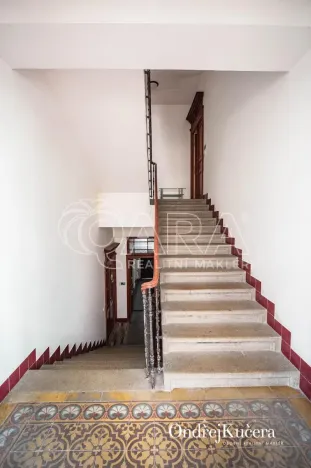 Prodej bytu 3+1, Praha - Malá Strana, Mělnická, 90 m2