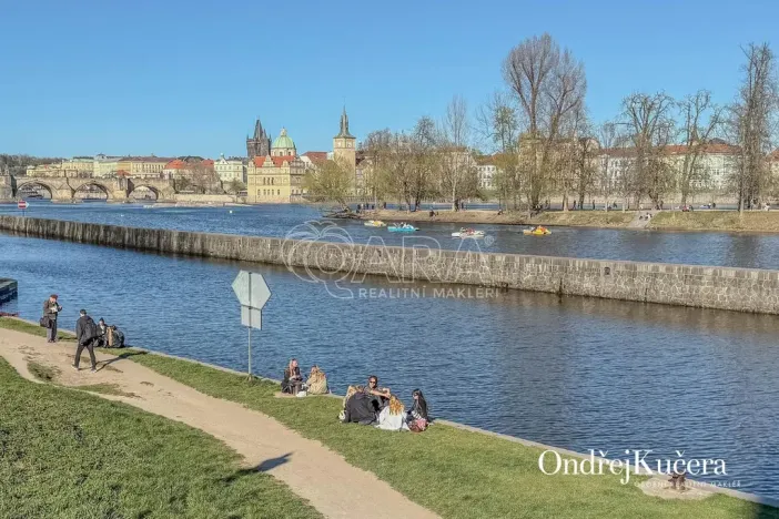 Prodej bytu 3+1, Praha - Malá Strana, Mělnická, 90 m2