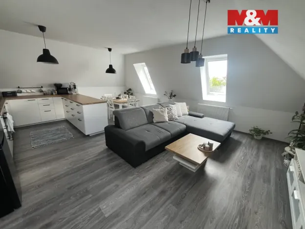 Prodej bytu 3+kk, Bělá pod Bezdězem, Masarykovo náměstí, 95 m2