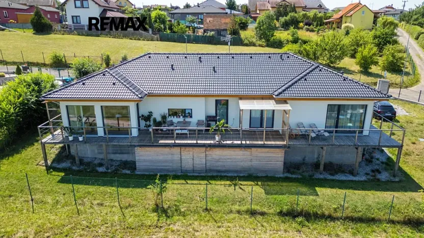 Prodej rodinného domu, Bavoryně, 194 m2
