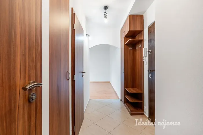 Pronájem bytu 2+kk, Praha - Záběhlice, Choceradská, 53 m2