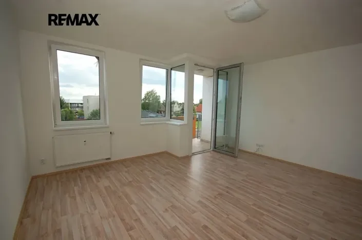 Prodej bytu 1+kk, Velký Osek, U hřiště, 33 m2