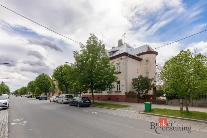 Prodej bytu 4+1, Krnov - Pod Bezručovým vrchem, Mikulášská, 153 m2