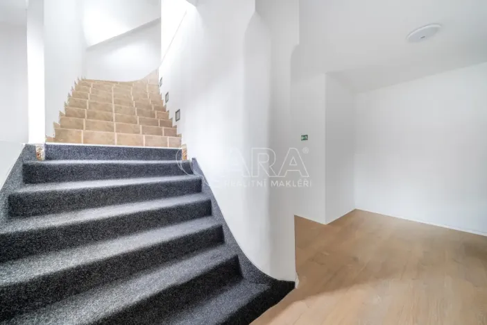 Prodej apartmánu, Doksy, Komenského, 426 m2