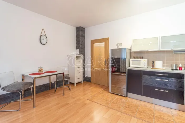 Pronájem bytu 1+kk, Praha - Černý Most, Dobrovolného, 35 m2