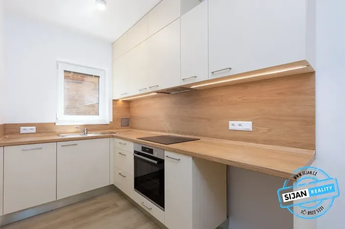 Pronájem bytu 1+1, Opava, Krnovská, 24 m2