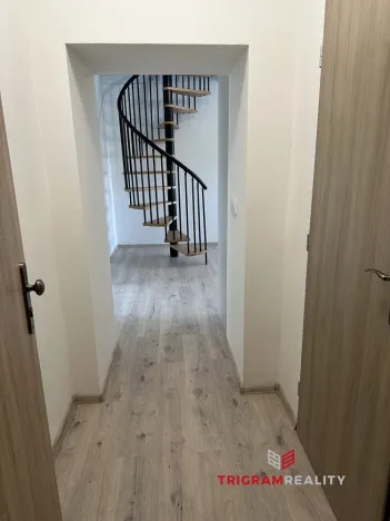 Pronájem bytu 2+1, Hradec Králové - Pražské Předměstí, Dobrovského, 56 m2