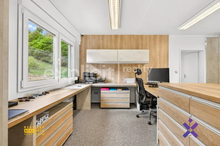Prodej obchodního prostoru, Biskupice, 4600 m2