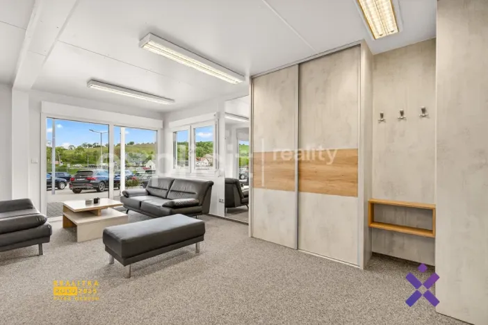 Prodej obchodního prostoru, Biskupice, 4600 m2