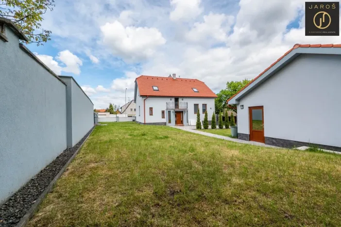 Prodej rodinného domu, Kladno, Svépomoc, 209 m2