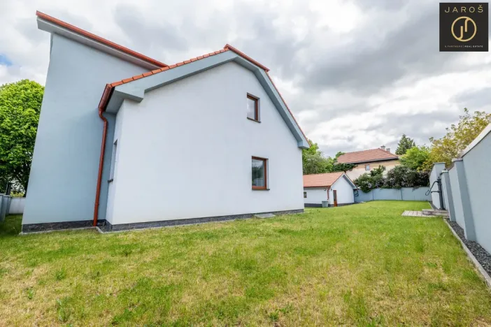 Prodej rodinného domu, Kladno, Svépomoc, 209 m2
