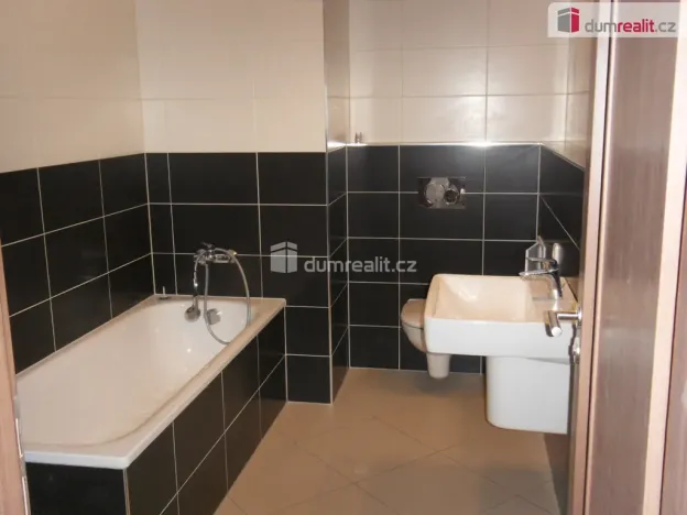 Pronájem bytu 2+kk, Praha - Střížkov, Zakšínská, 52 m2