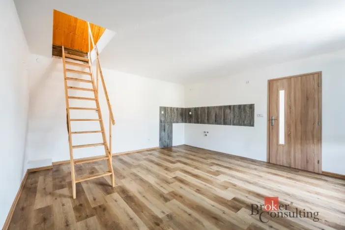Prodej bytu 2+kk, Hoštice, 77 m2
