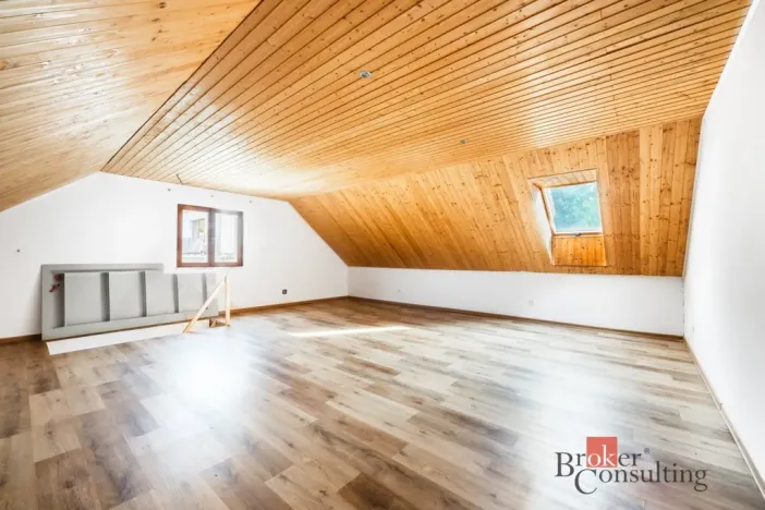 Prodej bytu 2+kk, Hoštice, 77 m2