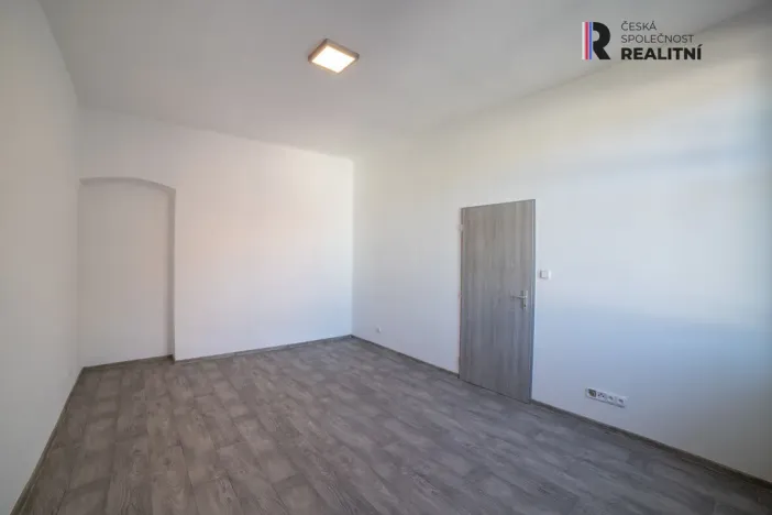 Pronájem bytu 1+1, Sokolov, Nádražní, 42 m2
