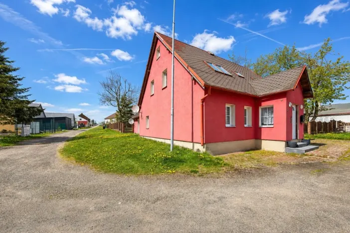Prodej rodinného domu, Hora Svatého Šebestiána, 295 m2