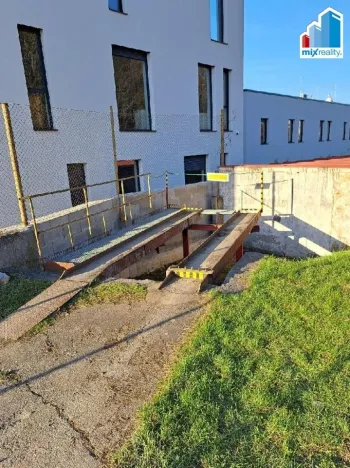 Pronájem garáže, Plzeň, Pod Švabinami, 17 m2