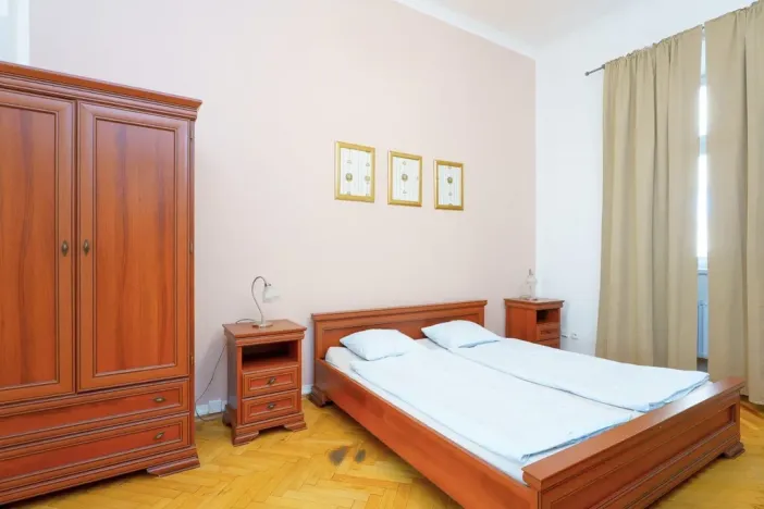 Pronájem bytu 3+1, Praha - Nové Město, Vyšehradská, 90 m2