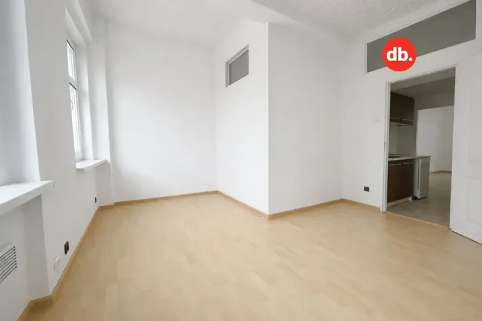 Prodej bytu 2+1, Karlovy Vary, Sokolovská, 77 m2