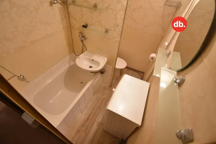 Pronájem bytu 1+1, Karlovy Vary, Maďarská, 36 m2