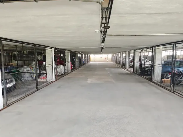 Pronájem garážového stání, Brno, Loosova, 14 m2
