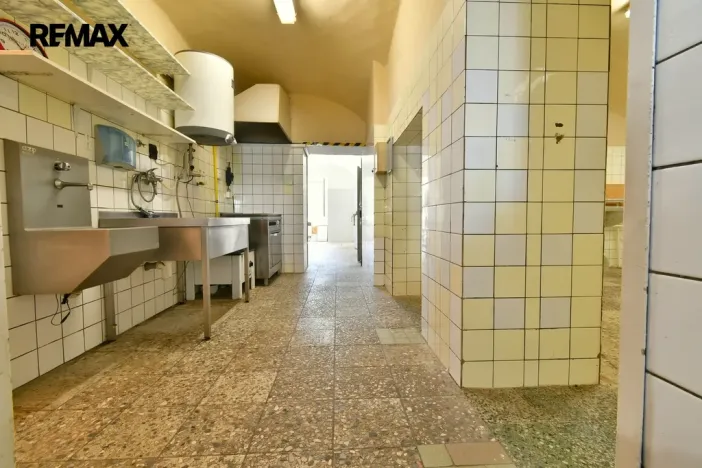 Pronájem obchodního prostoru, Třebechovice pod Orebem, Masarykovo náměstí, 126 m2