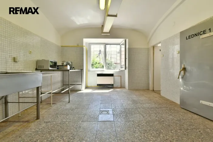Pronájem obchodního prostoru, Třebechovice pod Orebem, Masarykovo náměstí, 126 m2