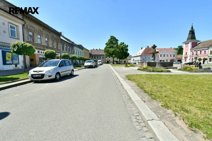 Pronájem obchodního prostoru, Třebechovice pod Orebem, Masarykovo náměstí, 126 m2