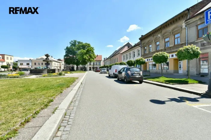 Pronájem obchodního prostoru, Třebechovice pod Orebem, Masarykovo náměstí, 126 m2