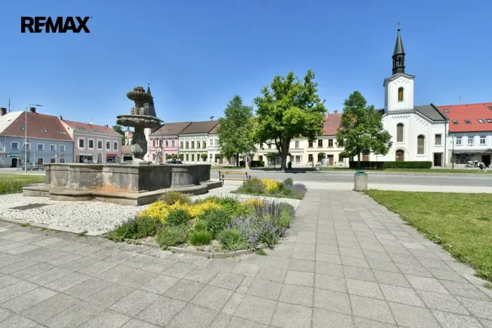 Pronájem obchodního prostoru, Třebechovice pod Orebem, Masarykovo náměstí, 126 m2