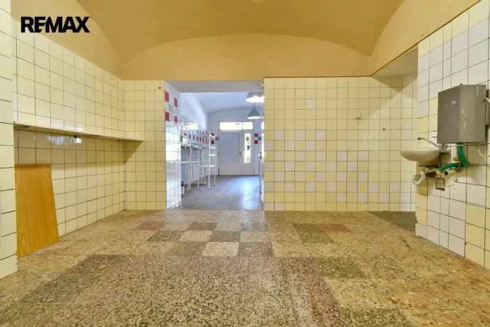 Pronájem obchodního prostoru, Třebechovice pod Orebem, Masarykovo náměstí, 126 m2