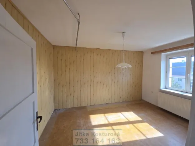 Prodej bytu 3+1, Krnov - Pod Bezručovým vrchem, Nádražní, 78 m2