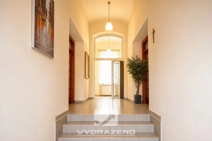 Prodej vícegeneračního domu, Dolní Kounice, 400 m2