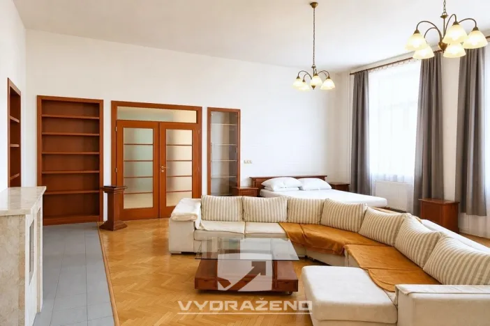 Prodej obchodního prostoru, Dolní Kounice, 400 m2