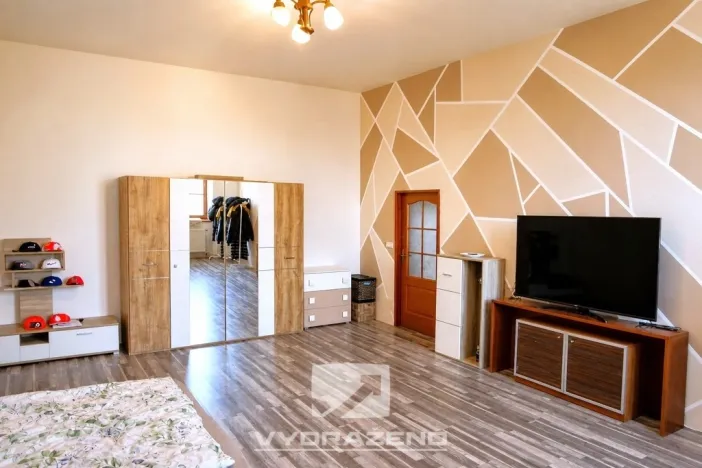 Prodej obchodního prostoru, Dolní Kounice, 400 m2
