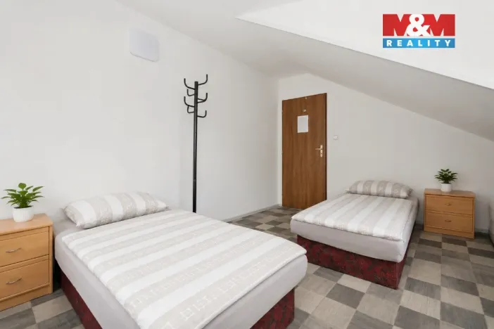 Prodej ubytování, Větrný Jeníkov, 198 m2
