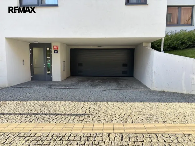Pronájem garážového stání, Praha - Smíchov, Na Neklance, 25 m2