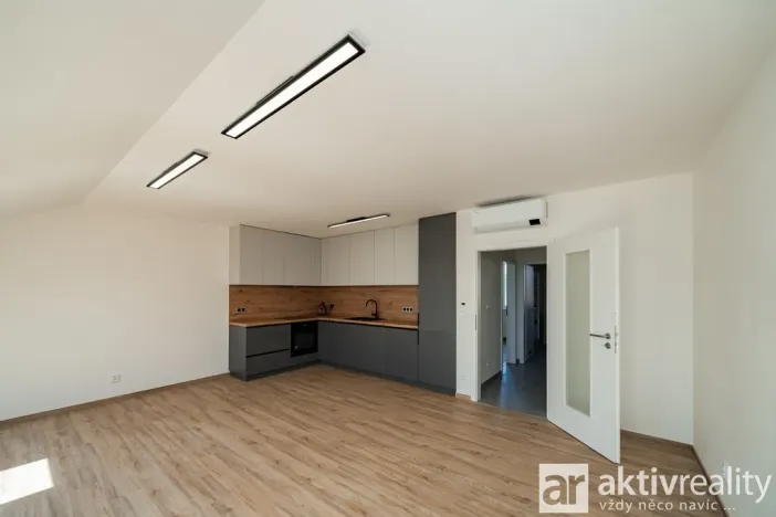Pronájem bytu 2+kk, Ovčáry, Na Bulánce, 62 m2