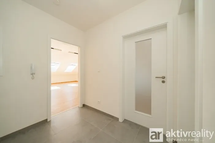 Pronájem bytu 2+kk, Ovčáry, Na Bulánce, 62 m2